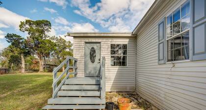 Charming Farmhouse in Morriston w/ Fenced Yard