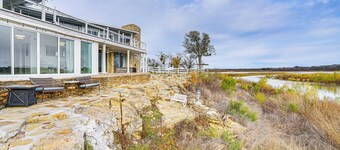 Lakefront Runaway Bay Retreat w/ Private Dock