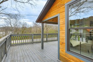 Interior - Walk to Cordell Hull Lake: Chestnut Mound Cottage (Chestnut Mound)