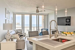 Apartment (2 Bedrooms) | Interior - Beachfront Marco Island Condo w/ Pool Access! (Marco Island)