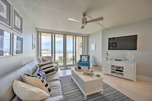 Apartment (2 Bedrooms) | Interior - Beachfront Marco Island Condo w/ Pool Access! (Marco Island)
