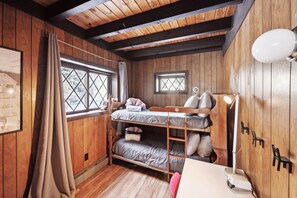 Chalet, 3 Bedrooms - Charming Alpine Retreat Near Attitash Ski Mountain 3 Bedroom Chalet (Glen)