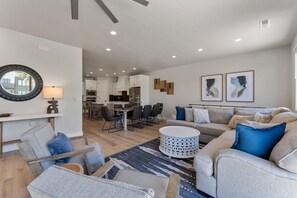 Living area | Smart TV, streaming services