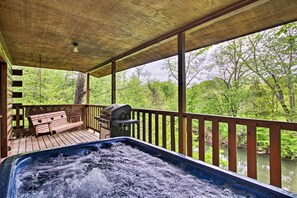 House (0 Bedroom) | Interior - Riverfront Cabin w/ Fire Pit: 5 Mi to Pigeon Forge (Sevierville)