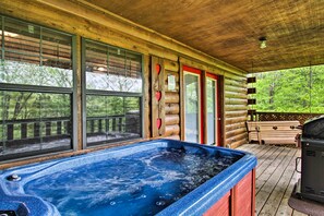 House (0 Bedroom) | Interior - Riverfront Cabin w/ Fire Pit: 5 Mi to Pigeon Forge (Sevierville)