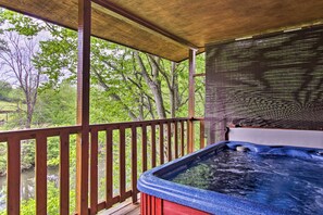 House (0 Bedroom) | Interior - Riverfront Cabin w/ Fire Pit: 5 Mi to Pigeon Forge (Sevierville)