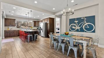 House, 3 Bedrooms | Dining