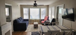 Maison, 2 chambres | Coin séjour