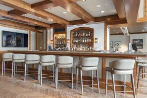 Condo, 4 Bedrooms | Bar (on property)