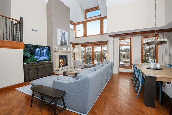 Condo, 4 Bedrooms | Living area