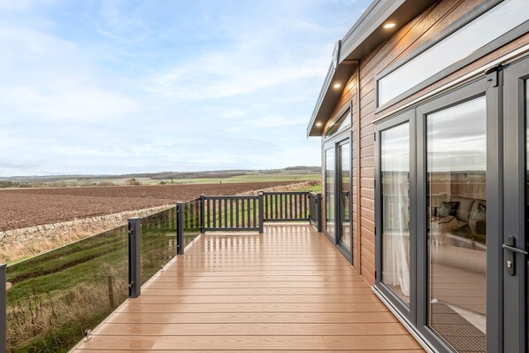 Exterior detail - Lodge No 23 | Hot Tub | St Andrews Lodge Park (Strathkinness)