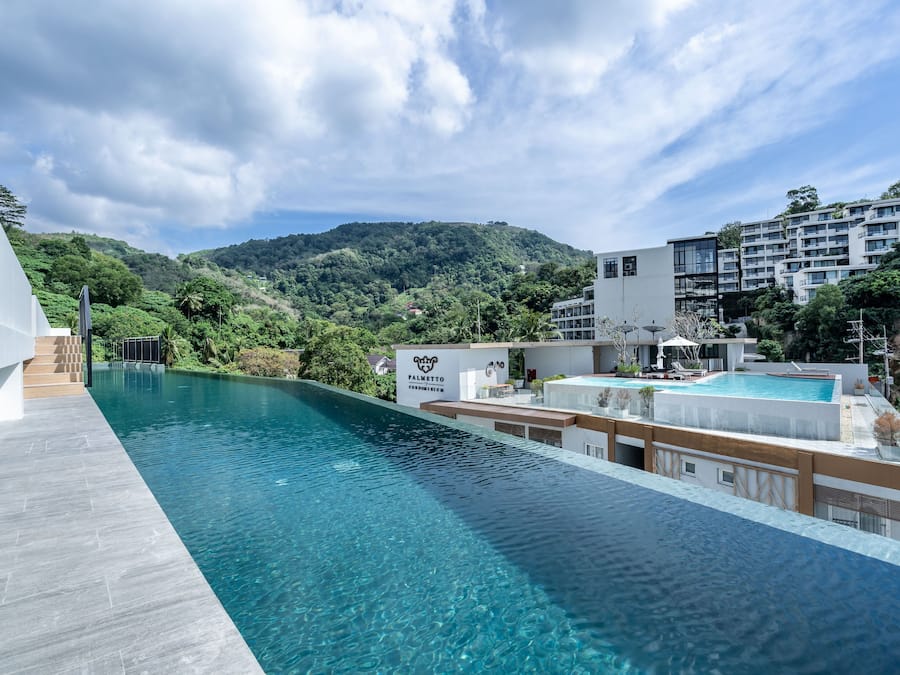 Outdoor pool, open 7:00 AM to 9:00 PM, free cabanas, sun loungers