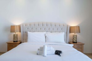 3 bedrooms, iron/ironing board, WiFi - Free housekeeping visits during your stay - StayShort - Nice Villa in Gardenia, Jebel Ali for Family of 5! (Jebel Ali)