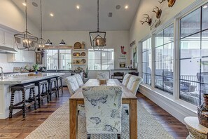 Dining - Immaculate Waterfront Home for 16 w/ Private Dock! (Kingsland)