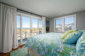 6 bedrooms, Internet - 300 Bay Avenue - Bayfront on Lewes Beach! (Lewes)