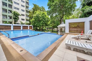 Pool - 1BR River Front Oasis in Bangkok [15 min to BTS On Nut Station & Everywhere BKK] (Krung Thep Maha Nakhon)