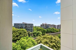 Property grounds - 1BR River Front Oasis in Bangkok [15 min to BTS On Nut Station & Everywhere BKK] (Krung Thep Maha Nakhon)