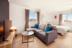 1 habitación, tabla de planchar con plancha, wifi y ropa de cama 