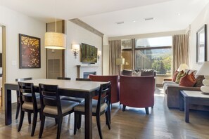 Smart TV, fireplace - Riverfront Resort & Spa w Gondola | WR421 (Avon)