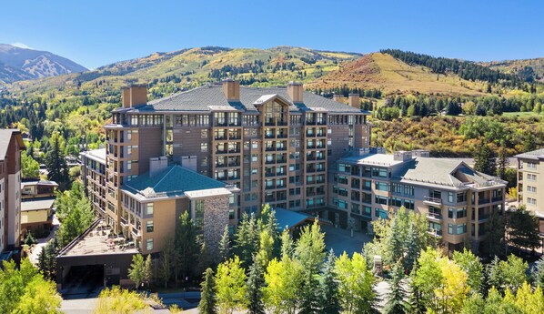 Exterior - Riverfront Resort & Spa w Gondola | WR421 (Avon)