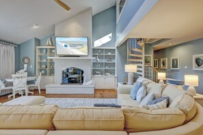 Smart TV, ping pong, books, computer monitors - Wonderful golf and lagoon views- Pet Friendly (Hilton Head)