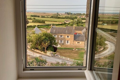 Maison de charme, vue mer et jardin, proche des plages du débarquement, 6 pers