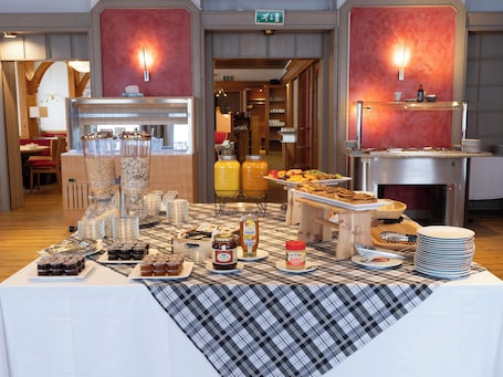 Daily buffet breakfast (EUR 12 per person)