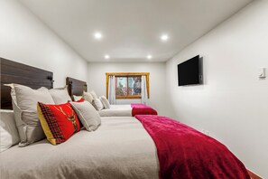 2 bedrooms, internet, bed sheets