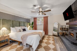 6 habitaciones, escritorio y tabla de planchar con plancha 
