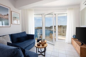 Smart TV - Tersanas Seaside Apartment (Chorafakia)