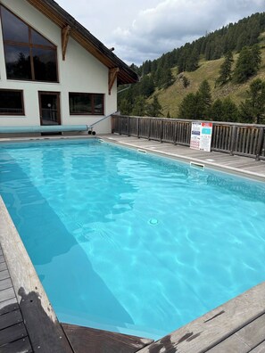 Piscina coperta, piscina all'aperto