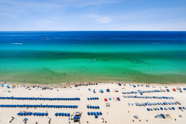 On the beach - Aqua 1004 PCB at its Finest/Oceanfront/ High Clean Standard/Beach Chairs/Wifi (Panama City Beach)