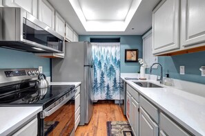 電子レンジ、オーブン、コンロ、食器洗い機