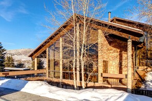 Exterior - Moose Mgmt at Powderwood 13F-Walk to Shopping-Free Bus-Hot Tub (Park City)