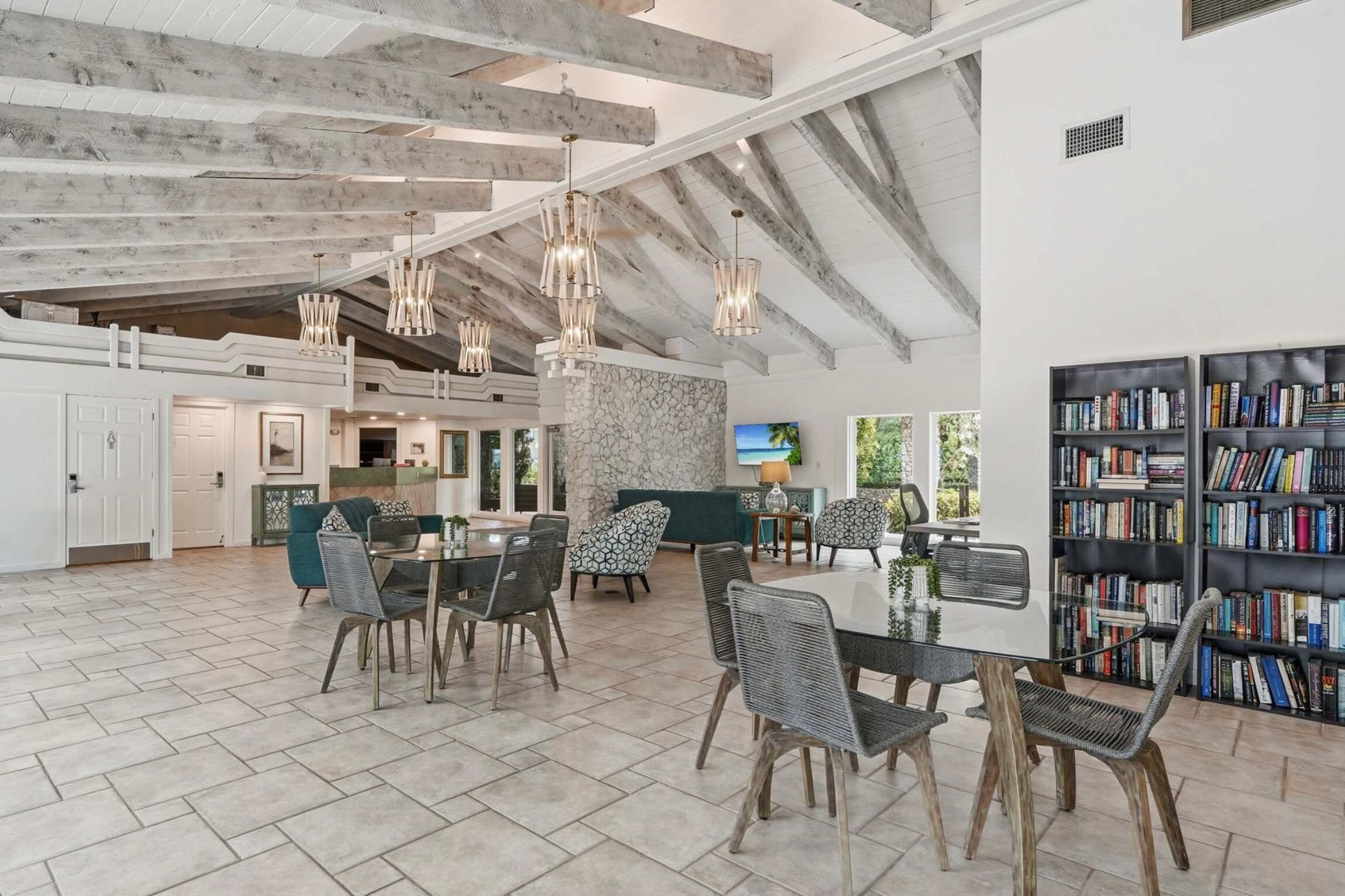 H-248 - Luxury Corner Unit - Updated With Views - Naples, FL