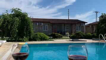 Seasonal outdoor pool