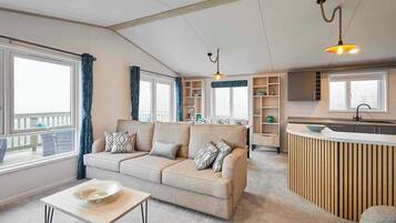 TV, fireplace, offices