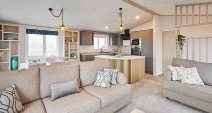 Host & Stay | Linden Lodge, Ashdown Retreat