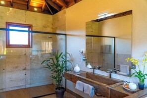 Jetted tub, hair dryer, towels, soap
