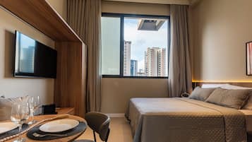 特級開放式客房, 城市景 | 書桌、手提電腦工作空間、免費 Wi-Fi、床單
