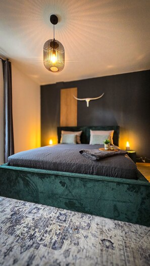 2 bedrooms, desk, travel cot, free WiFi