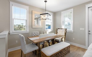Dining - Seagrove Home by Lake & Beach + Golf Cart & Pool (Santa Rosa Beach)