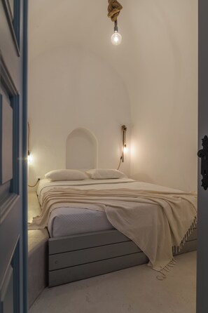 2 habitaciones, tabla de planchar con plancha y cuna de viaje