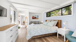 4 bedrooms, iron/ironing board, travel cot, free WiFi