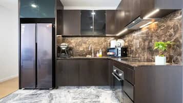Refrigerador, placa de cocina
