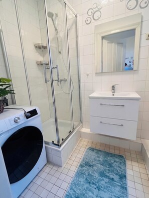 Toallas y papel de baño 