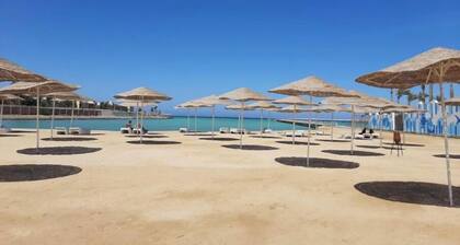 Studio with 2 double beds and sofabed, free wi-fi, private beach