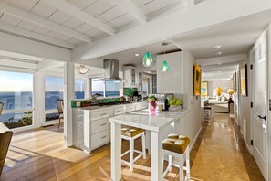 Fridge, microwave, oven, stovetop - Amazing Ocean Views, Walk To Beach, Great Reviews (Laguna Beach)