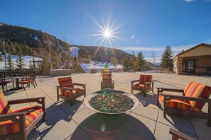 Terrace/patio - Luxury Studio with hot tub & quick walk to slopes (Keystone)