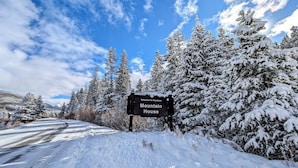 Property grounds - Updated Condo | Hot Tub, Firepit & Mountain Views (Keystone)